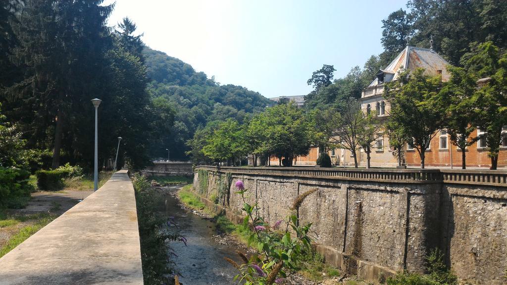Pension Casa Anadam Бэиле-Еркулане Экстерьер фото